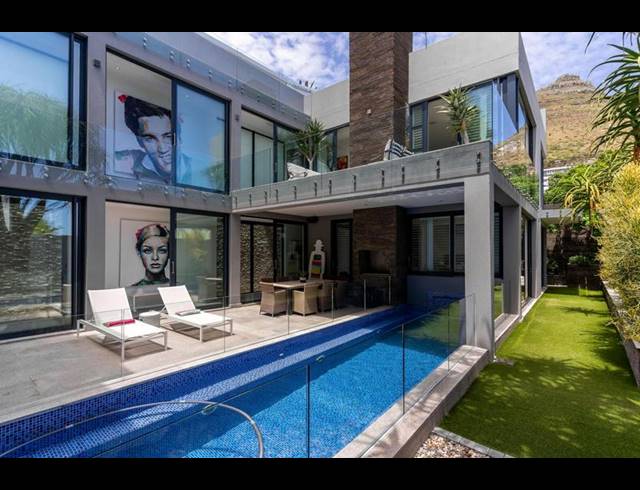 4 BEDROOM HOUSE FOR SALE IN LLANDUDNO